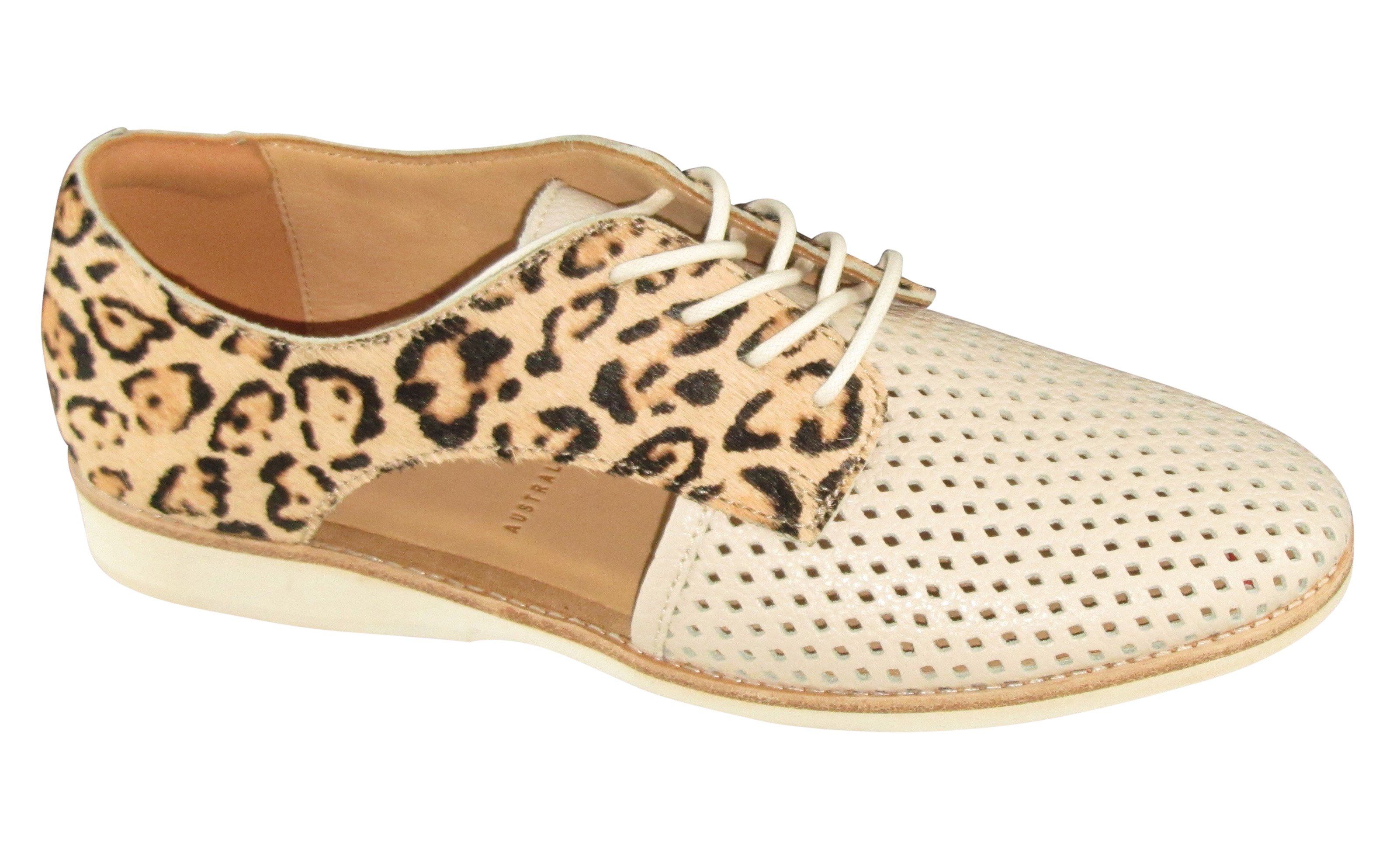 SIDE CUT PUNCH ROLLIE WOMENS SHOESSHOES low to flat Shirley's